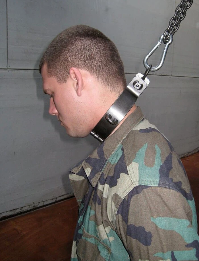 Collier de cou en acier Iron Collar | Collier BDSM robuste avec anneaux d’attache PRE001